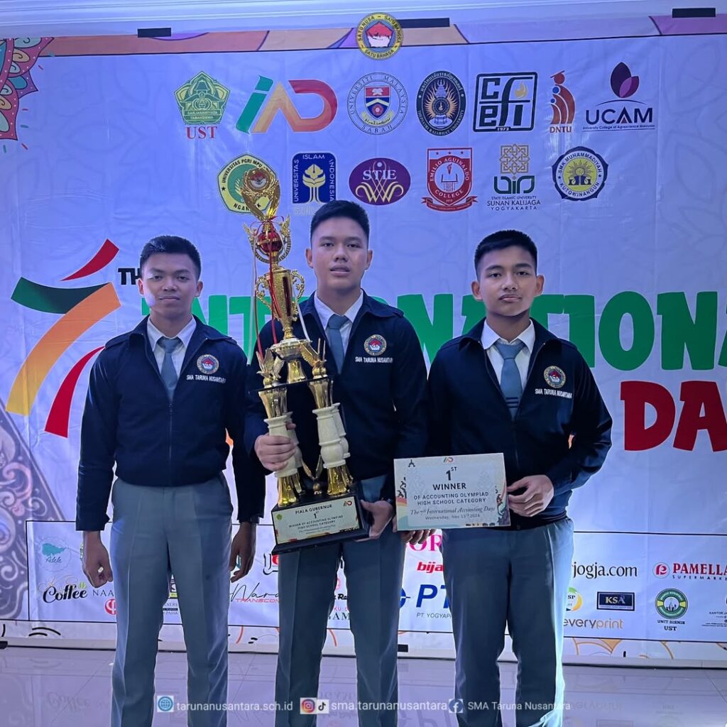SMA Taruna Nusantara Juara 1 "International Accounting Days"