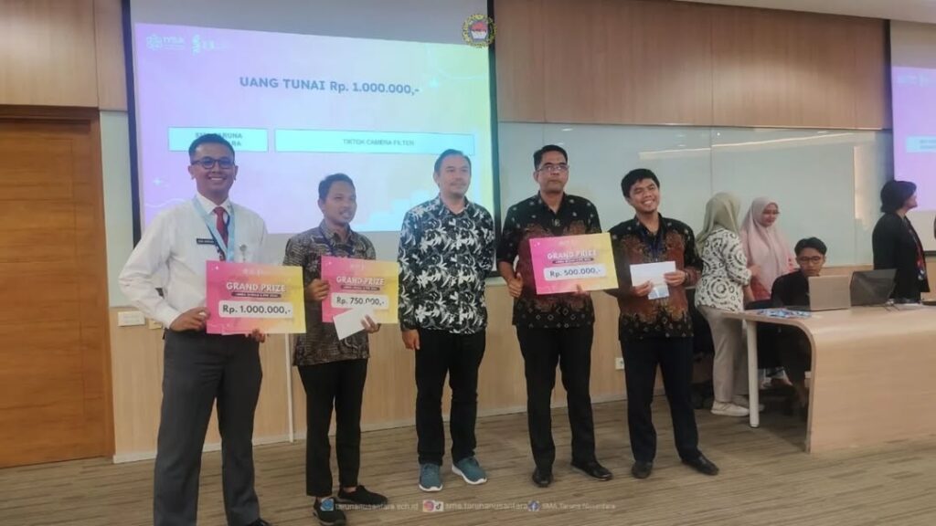 Medali Emas Pamong Biologi SMA Taruna Nusantara dalam Lomba Invensi dan Penelitian Tindakan Kelas (PTK)
